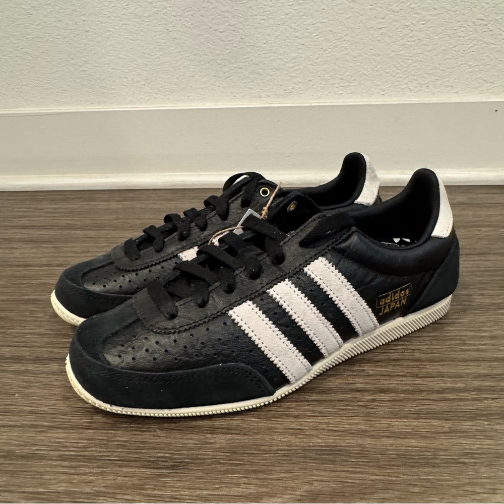 Adidas Wmns Japan 'Black White' sz 7 - Picture 2 of 5
